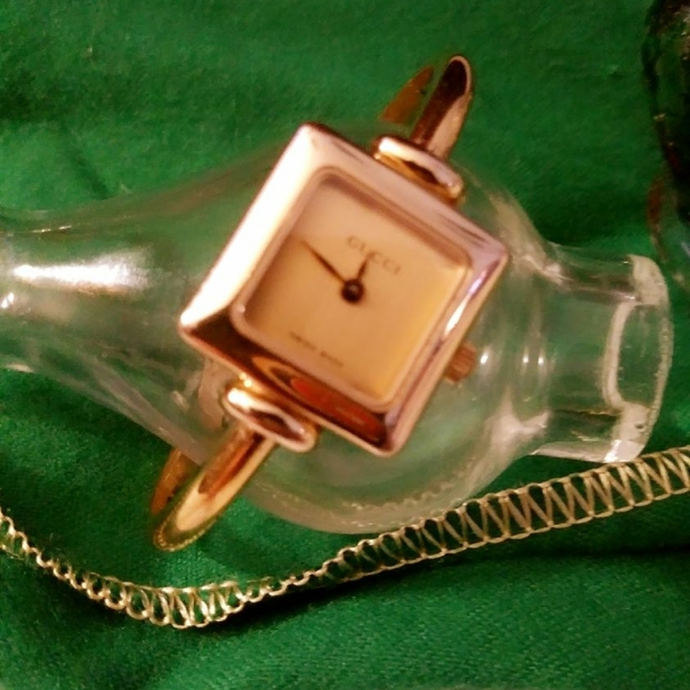 Gucci bangle watch